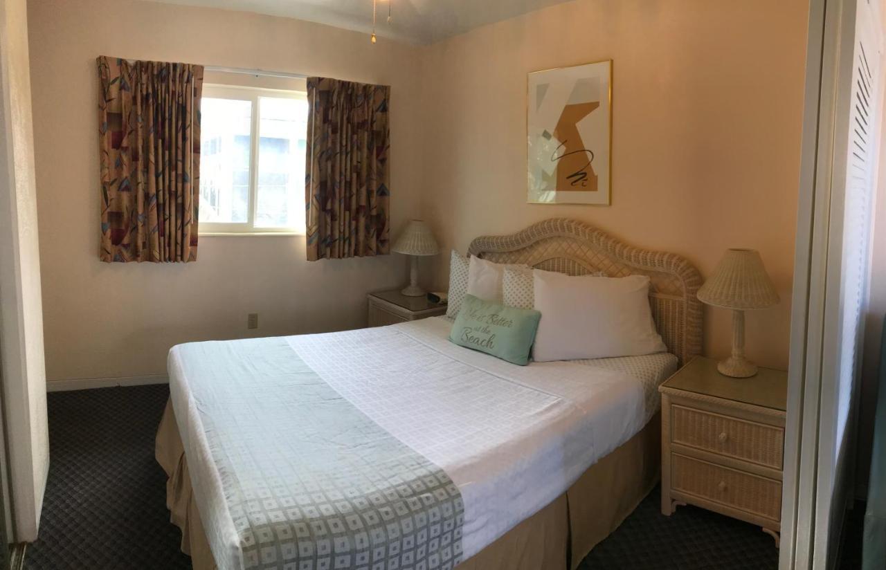 Carlton House Motel And Suites St. Pete Beach Esterno foto