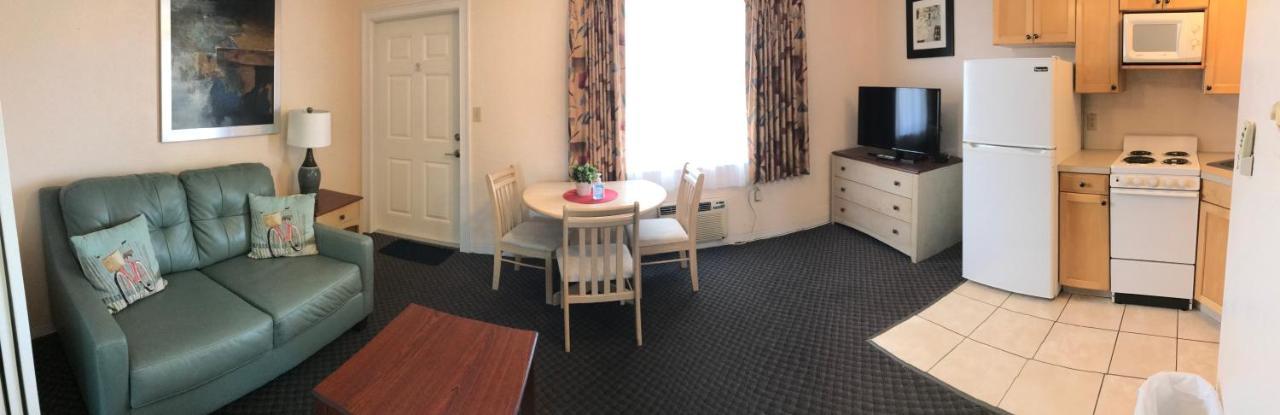 Carlton House Motel And Suites St. Pete Beach Esterno foto