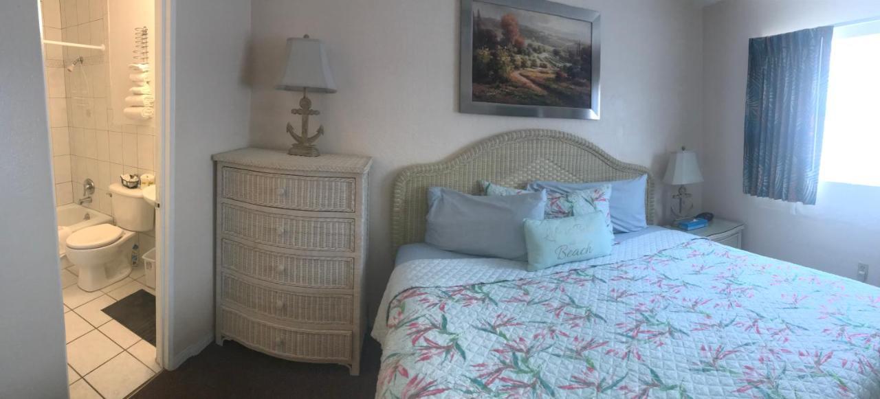 Carlton House Motel And Suites St. Pete Beach Esterno foto