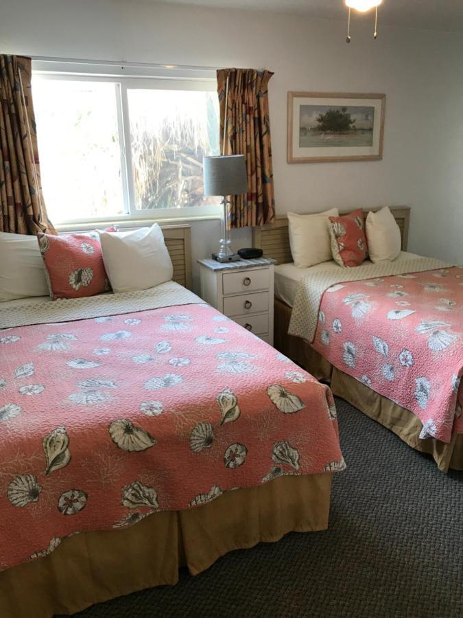Carlton House Motel And Suites St. Pete Beach Esterno foto