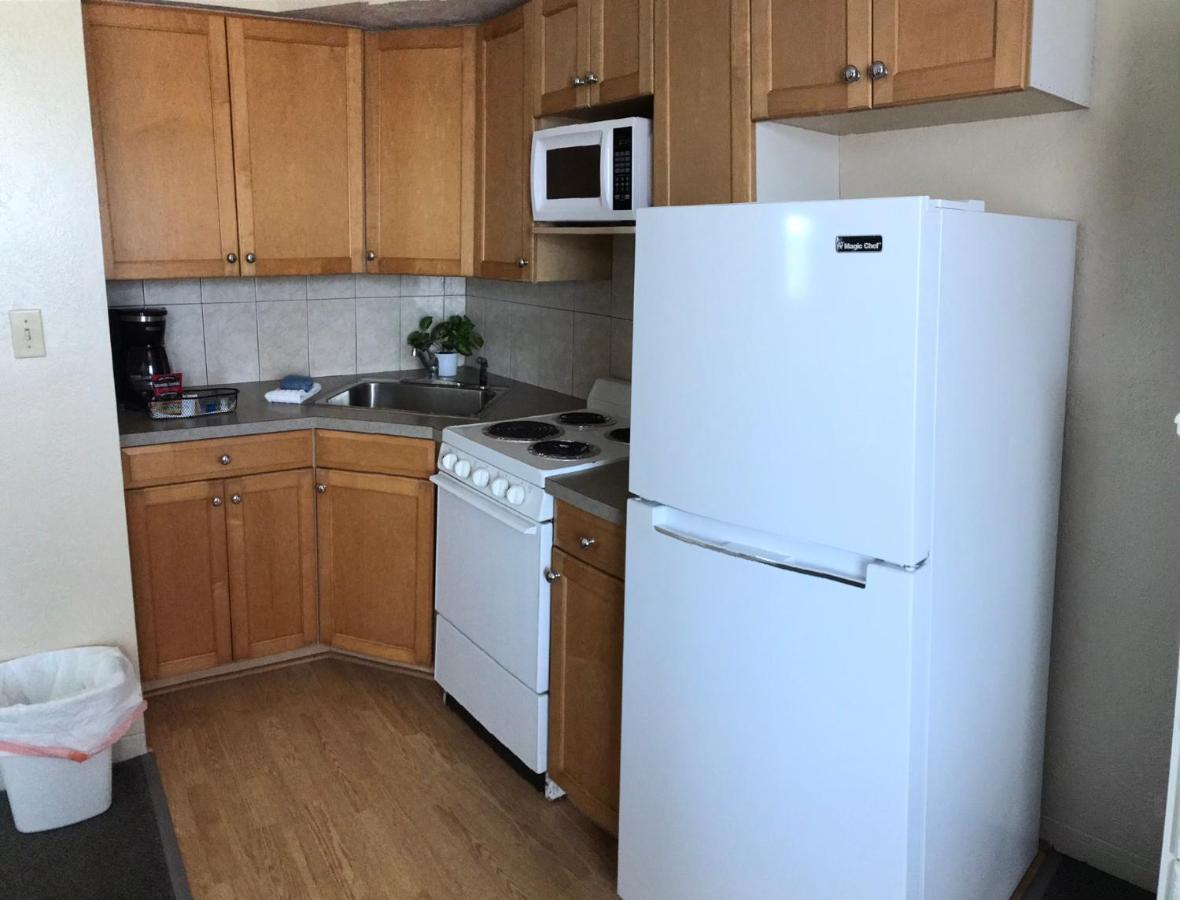 Carlton House Motel And Suites St. Pete Beach Esterno foto