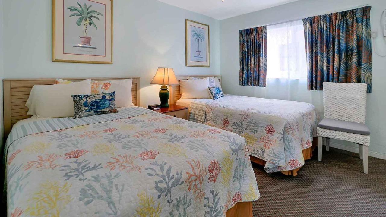 Carlton House Motel And Suites St. Pete Beach Esterno foto