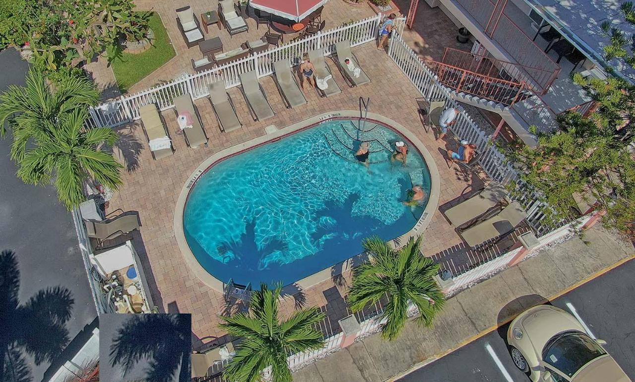 Carlton House Motel And Suites St. Pete Beach Esterno foto