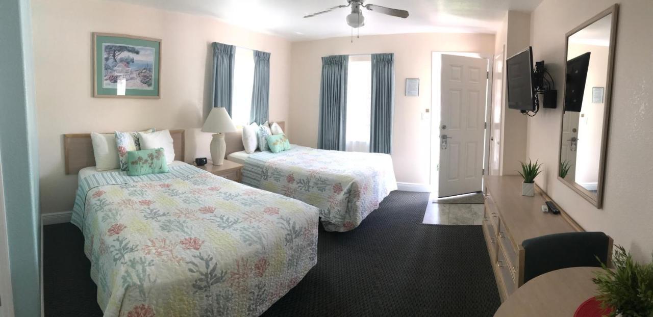 Carlton House Motel And Suites St. Pete Beach Esterno foto