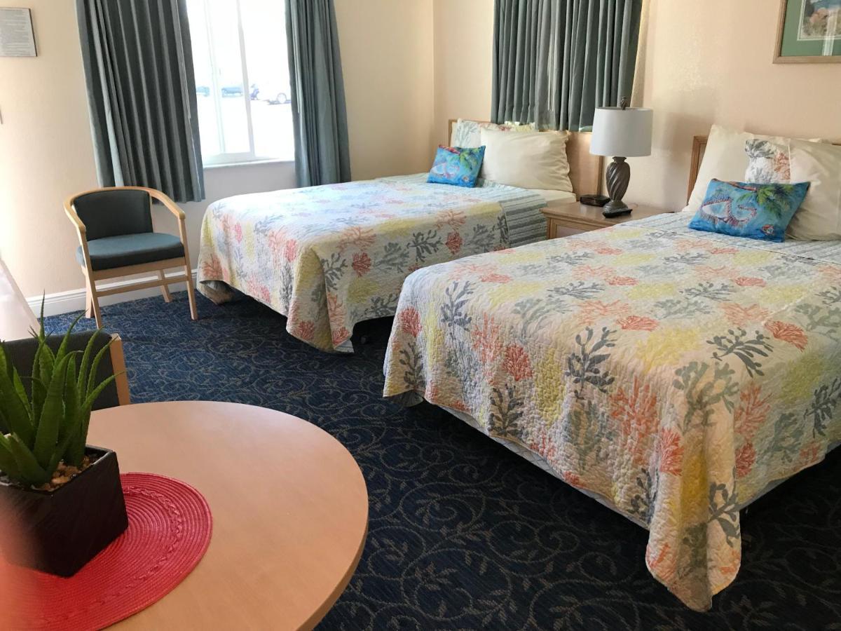 Carlton House Motel And Suites St. Pete Beach Esterno foto
