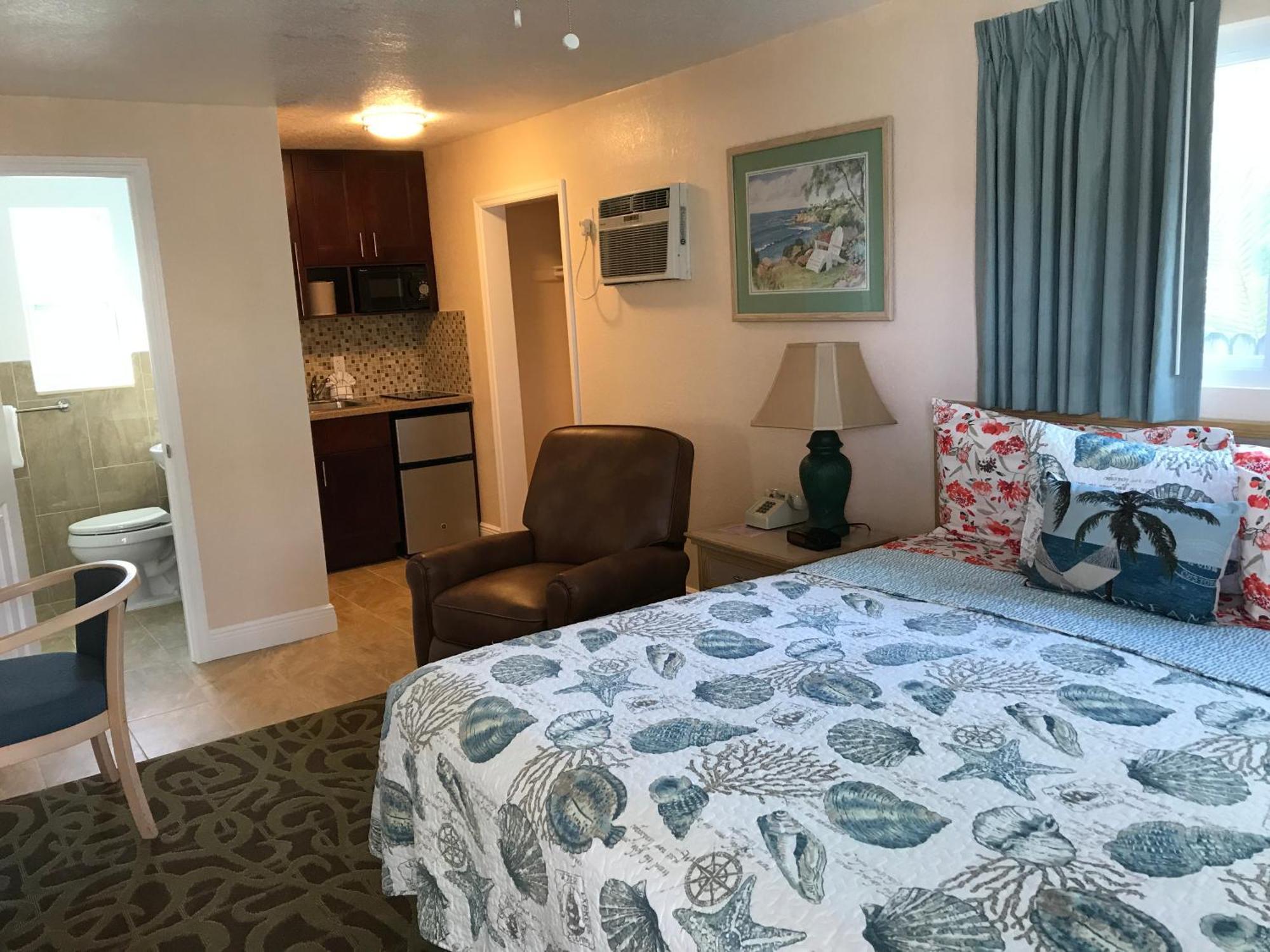 Carlton House Motel And Suites St. Pete Beach Esterno foto