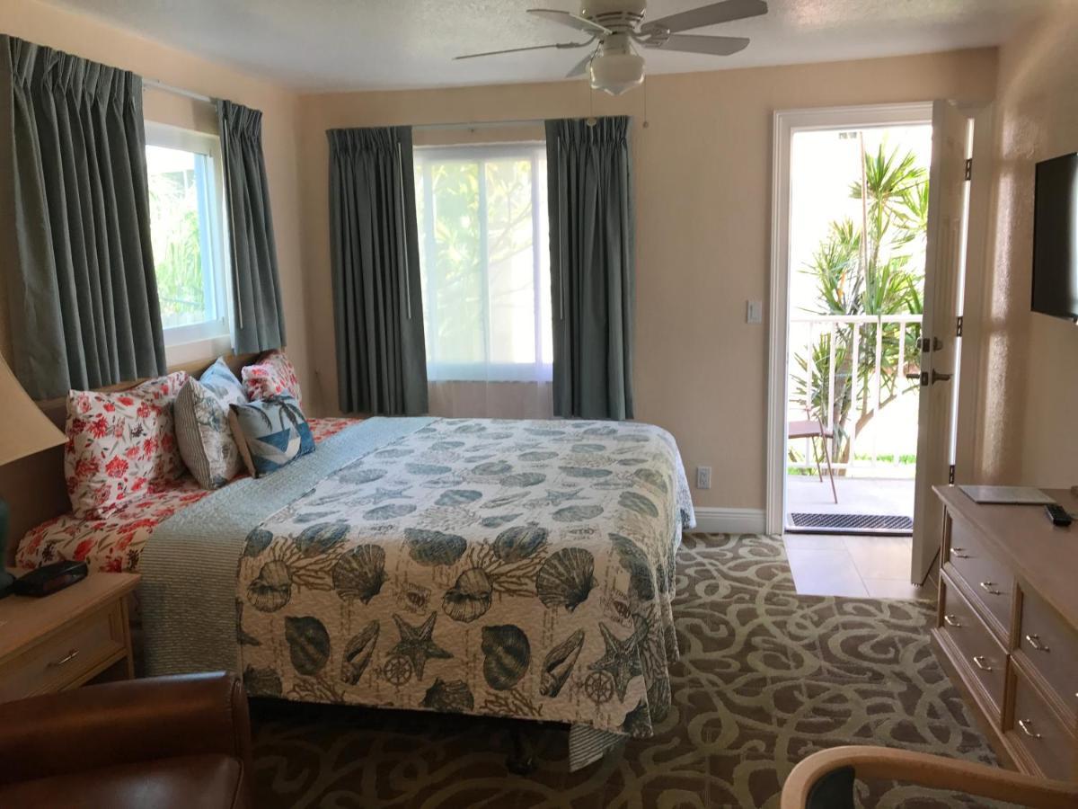 Carlton House Motel And Suites St. Pete Beach Esterno foto